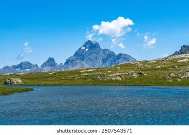 The Longet lakes, on the border between the Varaita Valley and the Ubaye Valley: jewels of nature at the foot of Monviso
