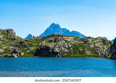 The Longet lakes, on the border between the Varaita Valley and the Ubaye Valley: jewels of nature at the foot of Monviso
