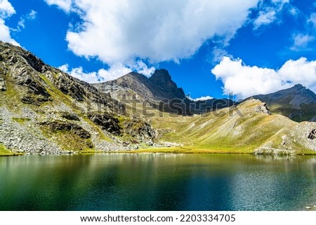The Longet lakes on the border between the province of Cuneo and Haute Provence