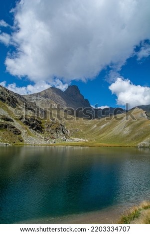 The Longet lakes on the border between the province of Cuneo and Haute Provence