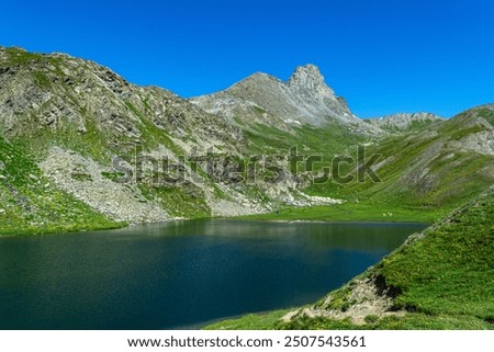 The Longet lakes, on the border between the Varaita Valley and the Ubaye Valley: jewels of nature at the foot of Monviso

