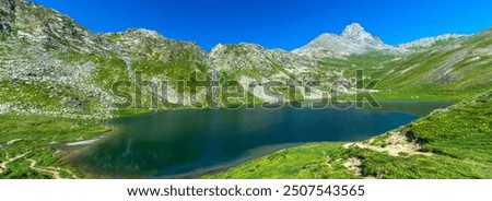 The Longet lakes, on the border between the Varaita Valley and the Ubaye Valley: jewels of nature at the foot of Monviso
