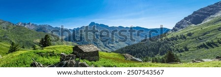 The Longet lakes, on the border between the Varaita Valley and the Ubaye Valley: jewels of nature at the foot of Monviso
