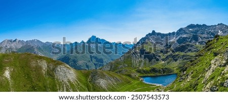 The Longet lakes, on the border between the Varaita Valley and the Ubaye Valley: jewels of nature at the foot of Monviso
