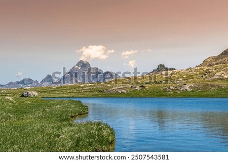 The Longet lakes, on the border between the Varaita Valley and the Ubaye Valley: jewels of nature at the foot of Monviso
