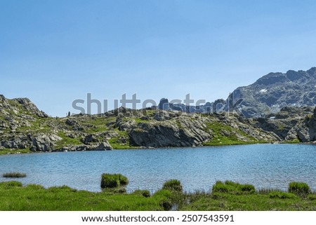 The Longet lakes, on the border between the Varaita Valley and the Ubaye Valley: jewels of nature at the foot of Monviso
