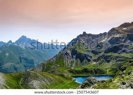 The Longet lakes, on the border between the Varaita Valley and the Ubaye Valley: jewels of nature at the foot of Monviso
