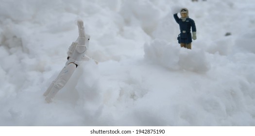 Longmont, CO USA - March 15, 2021: Vintage Star Wars Figures Have A Snowball Fight In A Snowy Winter Scene                              