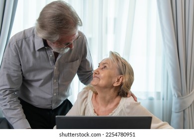 A long-term relationship that lasts until old age. characterized by unchanging love and also uses technology to communicate with children without interruption