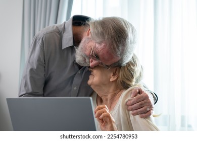 A long-term relationship that lasts until old age. characterized by unchanging love and also uses technology to communicate with children without interruption