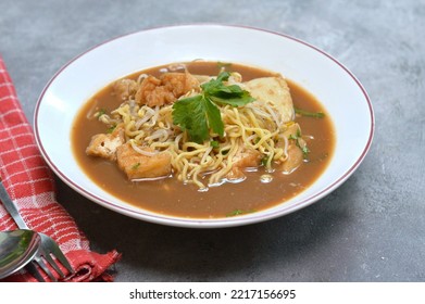 Lontong Mie Surabaya, One Of A Traditional Indonesian Food 