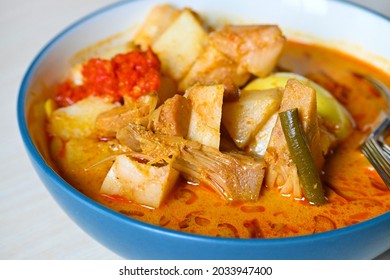 Lontong Sayur Ketupat Sayur Padang Traditional Stock Photo 2033947400 ...