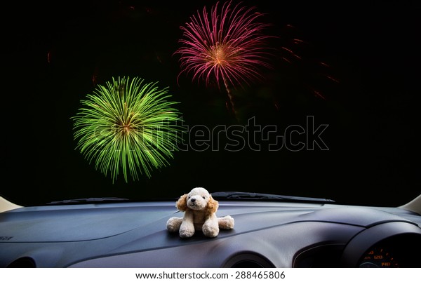 Look out the car window to watch the
fireworks show, use as a
background.