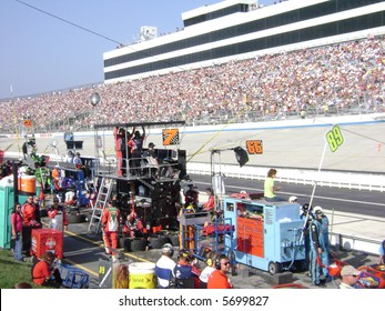 A Look At Pit Lane