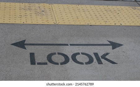 Look Sign Arrows Going Both Directions Stock Photo 2145762789 ...