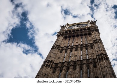 Looking at Big Ben