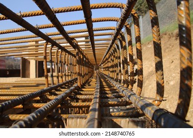 Looking Through A Steel Object With A Large Depth Of Field