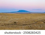 Looking toward Square Butte from MT-80 NNW of Square Butte, MT 