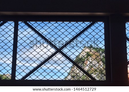 Looking at the windpipe, seeing the sky