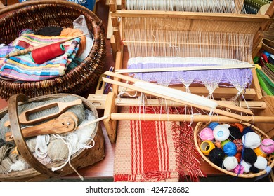 Loom and tool set with thread on the table