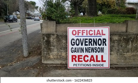 LOOMIS, CA/U.S.A. - JANUARY 21, 2020: Photo Of Sign For Recall Petotions For Governor Gavin Newsom Outside A Gun Store.