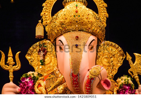 Lord Ganesha Idol Dagdusheth Halwai Pune Stock Photo 1425809051 ...