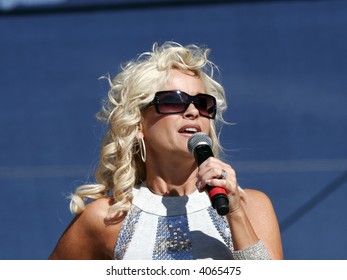 Lorrie Morgan Country Music Singer Star Concert