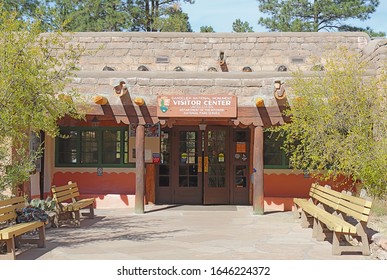 LOS ALAMOS, NEW MEXICO - OCTOBER 23 2019: Main Entrance To The Visitor Center At Bandelier National Monument, Constructed As A Pueblo In The Rustic Style Of The National Park Service During The 1930s.