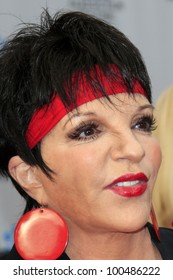 LOS ANGELES - APR 12:  Liza Minnelli Arrives At The TCM 40th Anniv Of 