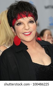 LOS ANGELES - APR 12:  Liza Minnelli Arrives At The TCM 40th Anniv Of 