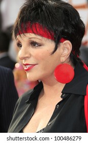 LOS ANGELES - APR 12:  Liza Minnelli Arrives At The TCM 40th Anniv Of 