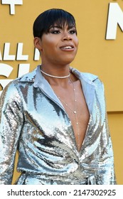 LOS ANGELES - APR 14:  EJ Johnson at the They Call Me Magic Premiere Screening at Village Theater on April 14, 2022  in Westwood, CA