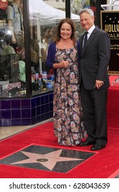 LOS ANGELES - APR 17:  Moira Harris, Gary Sinise At The Gary Sinise Honored With Star On The Hollywood Walk Of Fame On April 17, 2017 In Los Angeles, CA