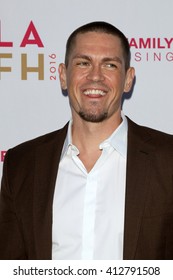 LOS ANGELES - APR 21:  Steve Howey At The LA Family Housing Awards At The The Lot On April 21, 2016 In Los Angeles, CA