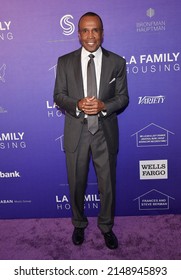 LOS ANGELES - APR 21: Sugar Ray Leonard Arrives For The LA Family Housing's 2022 Awards On April 21, 2022 In West Hollywood, CA