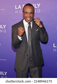 LOS ANGELES - APR 21: Sugar Ray Leonard Arrives For The LA Family Housing's 2022 Awards On April 21, 2022 In West Hollywood, CA