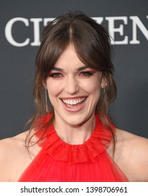 LOS ANGELES - APR 22:  Elizabeth Henstridge Arrives For The 