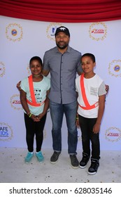 LOS ANGELES - APR 23:  Derek Fisher, Children At The Safe Kids Day At The Smashbox Studios On April 23, 2017 In Culver City, CA