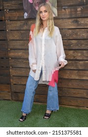 LOS ANGELES - APR 26: Ashlee Simpson Arrives For The Kathy Hilton Garden Party On April 26, 2022 In Bel Air, CA