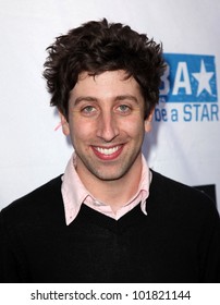 LOS ANGELES - APR 29:  Simon Helberg Arrives To The Anti-Bullying Alliance Launch  On April 29, 2010 In Washington D.C.