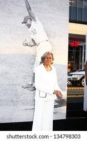 LOS ANGELES - APR 9:  Rachel Robinson Arrives At The 