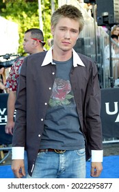 LOS ANGELES - AUG 02: Chad Michael Murray Arrives For The Teen Choice Awards 2003 On August 02, 2003 In Los Angeles, CA