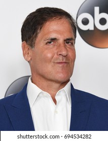 LOS ANGELES - AUG 06:  Mark Cuban arrives for the ABC TCA Summer Press Tour 2017 on August 6, 2017 in Beverly Hills, CA                