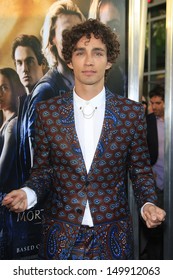 Robert Sheehan Images Stock Photos Vectors Shutterstock