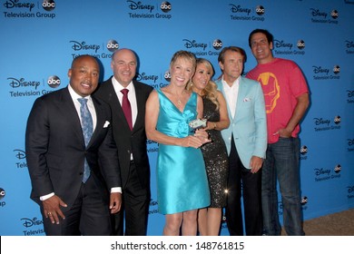 LOS ANGELES - AUG 4:  Daymond John, Kevin O'Leary, Barbara Corcoran, Lori Greiner, Robert Herjavec, Mark Cuban Arrive At The ABC TCA Party At The Beverly Hilton On August 4, 2013 In Beverly Hills, CA