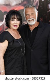 LOS ANGELES - AUGUST 3:  Jonathan Goldsmith Arrives At 