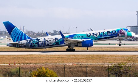 Los Angeles, CA- 7 May 2022: A United Airlines Boeing 757, painted in the Her Art Here New York special livery, landing in LAX.