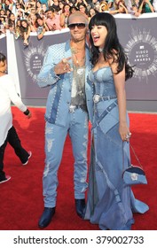 LOS ANGELES, CA - AUGUST 24, 2014: Katy Perry & Riff Raff At The 2014 MTV Video Music Awards At The Forum, Los Angeles.