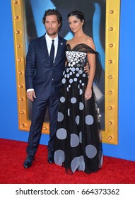 LOS ANGELES, CA. December 3, 2016: Actor Matthew McConaughey & Wife Camila Alves At The World Premiere Of 