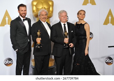 LOS ANGELES, CA - FEBRUARY 22, 2015: Chris Evans & Alan Robert Murray & Bub Asman & Sienna Miller At The 87th Annual Academy Awards At The Dolby Theatre, Hollywood. 